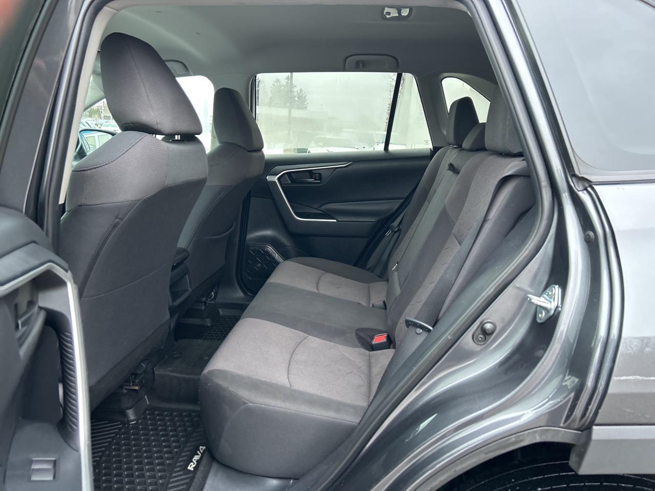 2019 Toyota RAV4 LE Photo