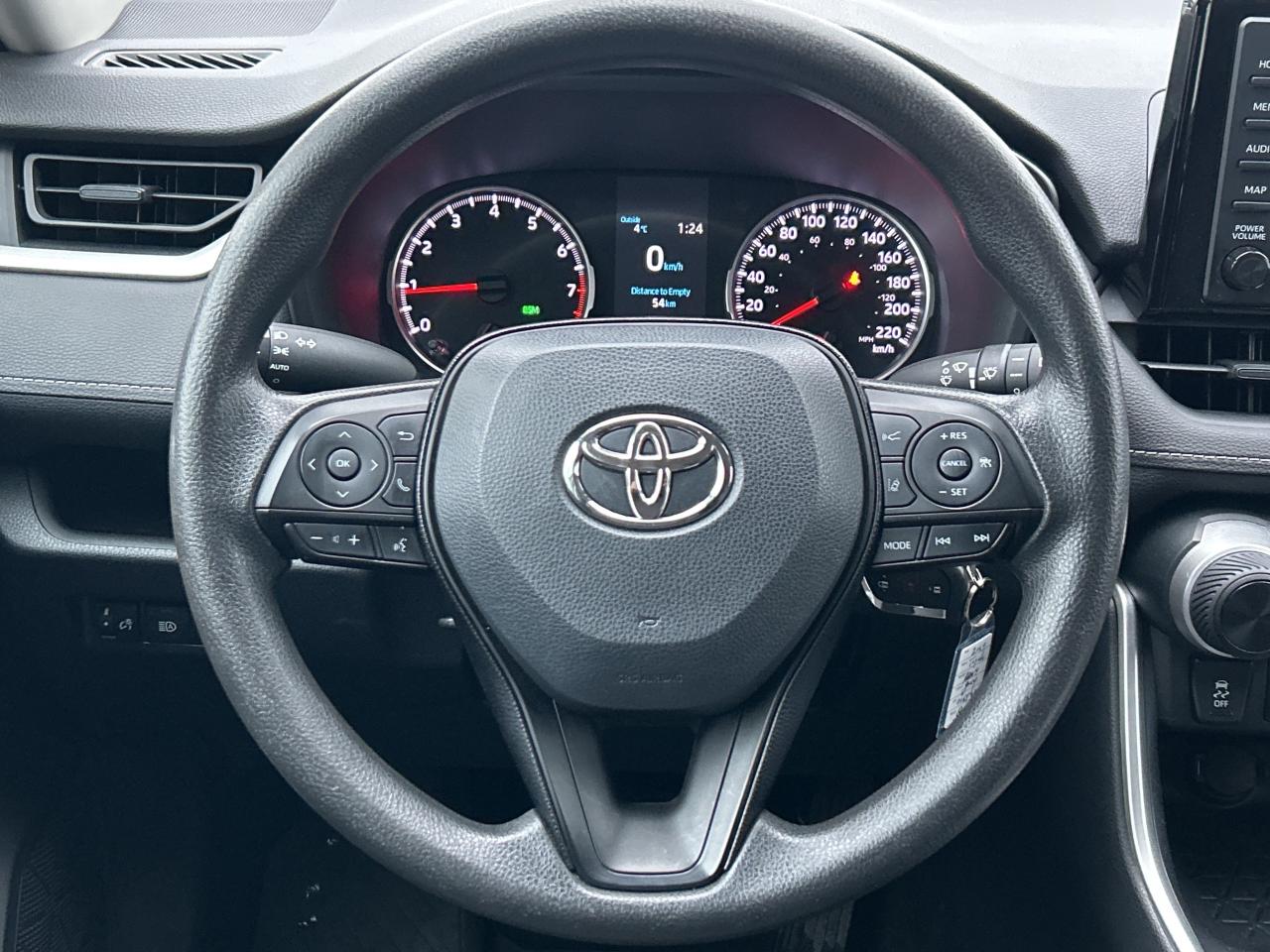 2019 Toyota RAV4 LE Photo