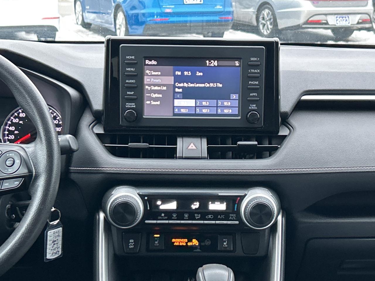 2019 Toyota RAV4 LE Photo