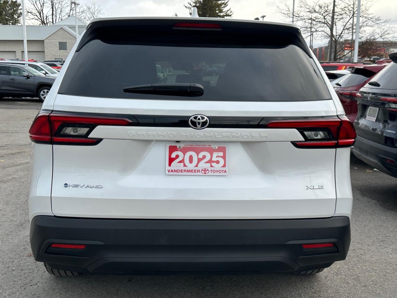 2025 Toyota Grand Highlander Hybrid XLE 4dr All-Wheel Drive Photo