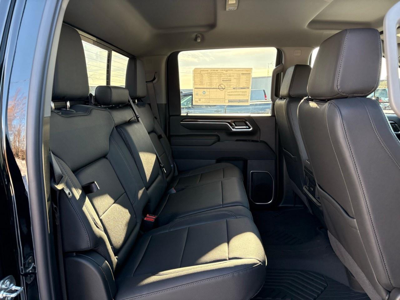 2026 Chevrolet SILVERADO 2500HD 4WD Crew Cab Standard Box LT Photo