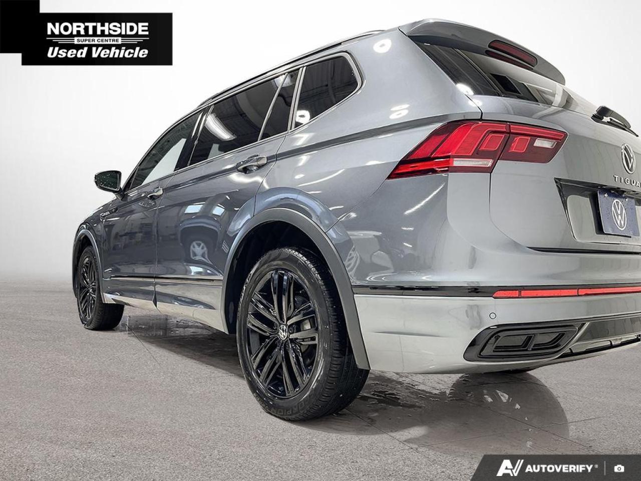 2022 Volkswagen Tiguan Comfortline R-Line Black Edition 4dr All-Wheel Drive 4MOTION Photo4