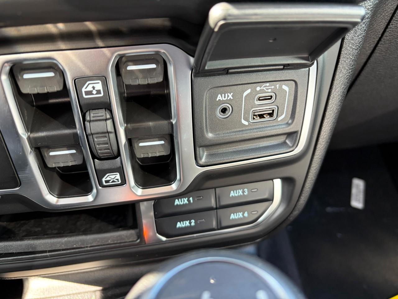 2026 Jeep Wrangler SAHARA 4DR 4X4 Photo