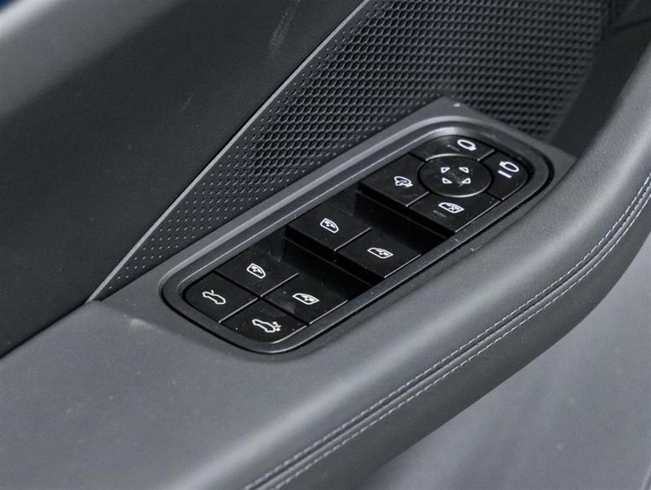 2025 Porsche Macan  Photo