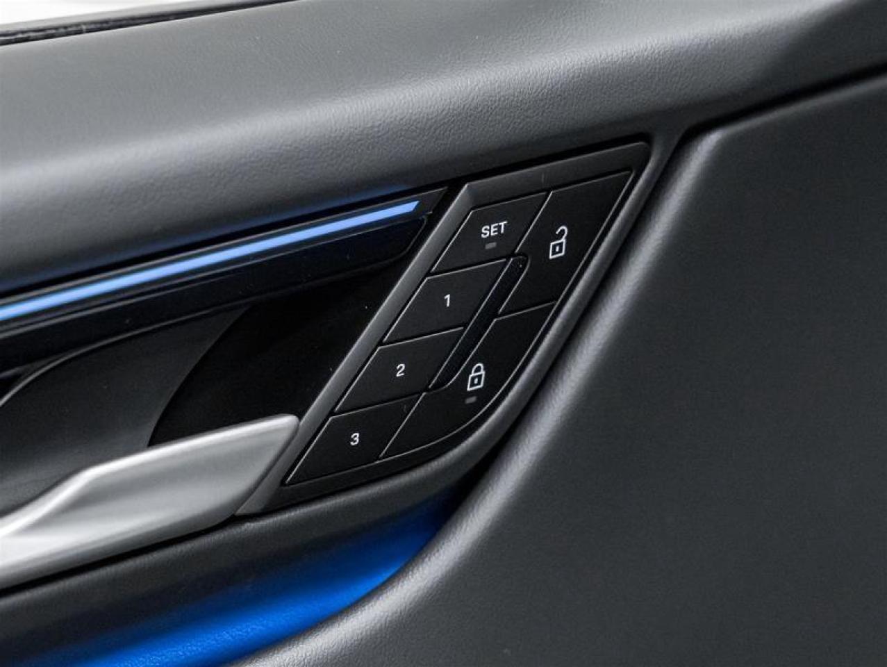 2025 Porsche Macan  Photo