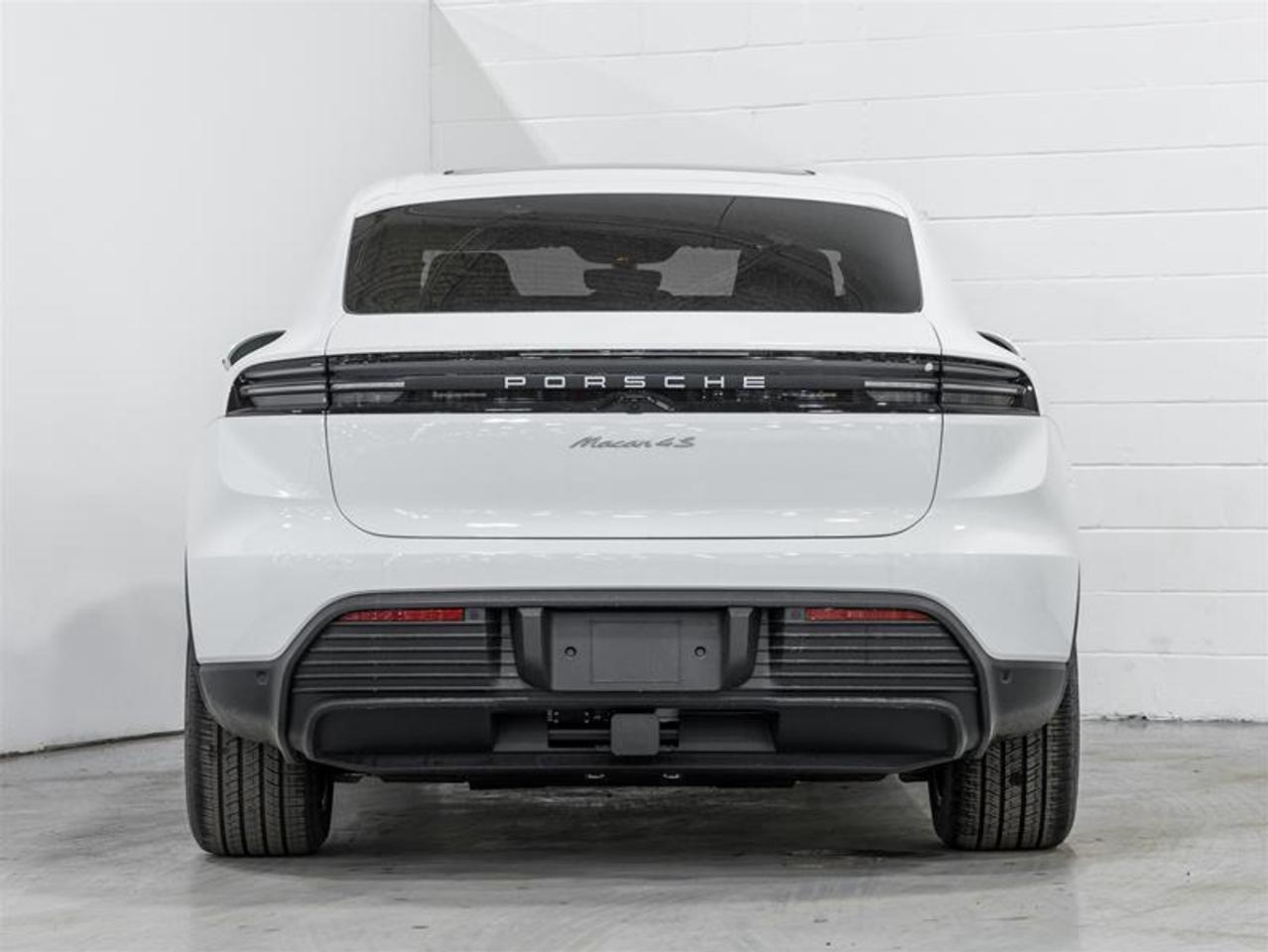 2025 Porsche Macan  Photo