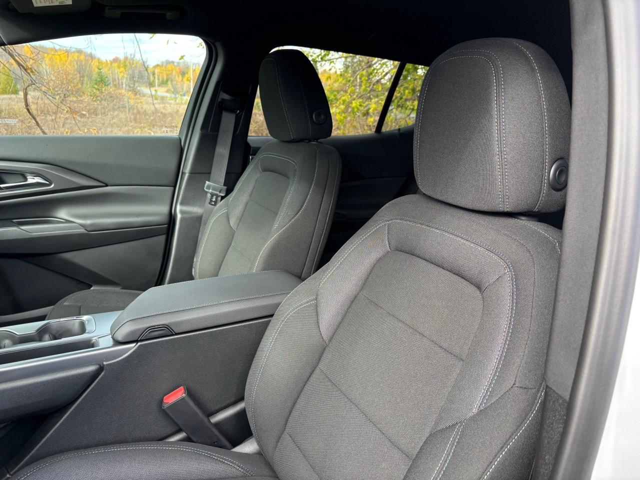 2026 Chevrolet Equinox EV 4dr LT Photo4