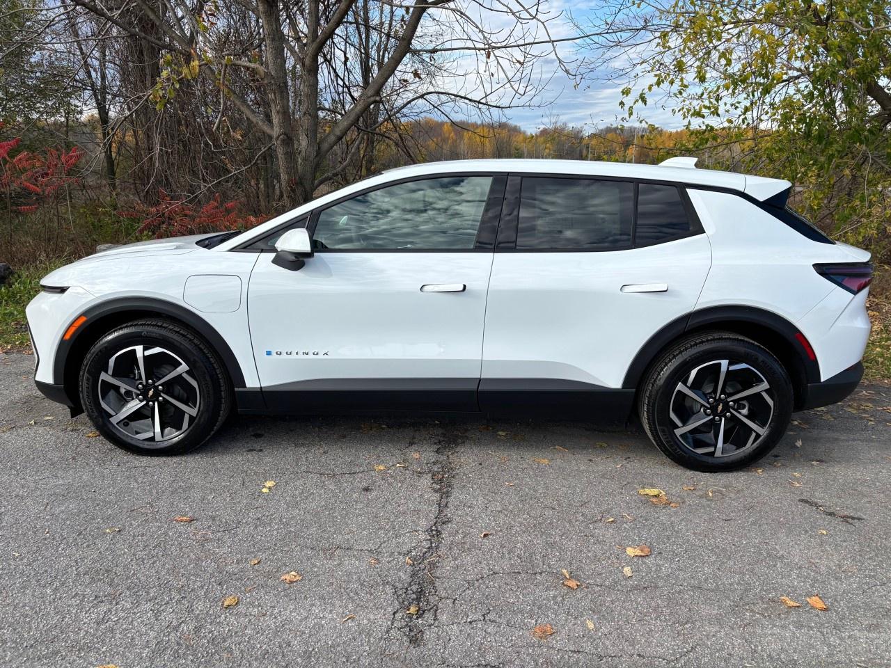 2026 Chevrolet Equinox EV 4dr LT Photo