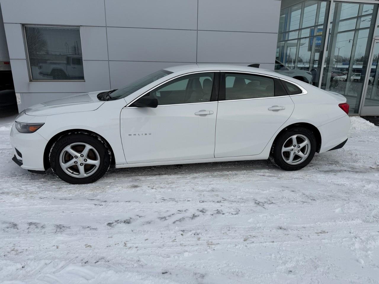 2016 Chevrolet Malibu 4dr Sdn LS w/1LS Photo