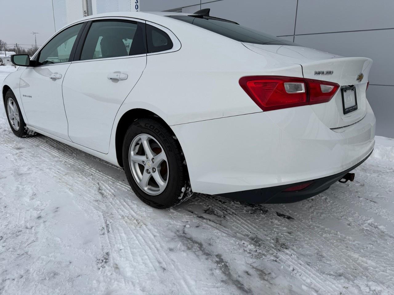 2016 Chevrolet Malibu 4dr Sdn LS w/1LS Photo