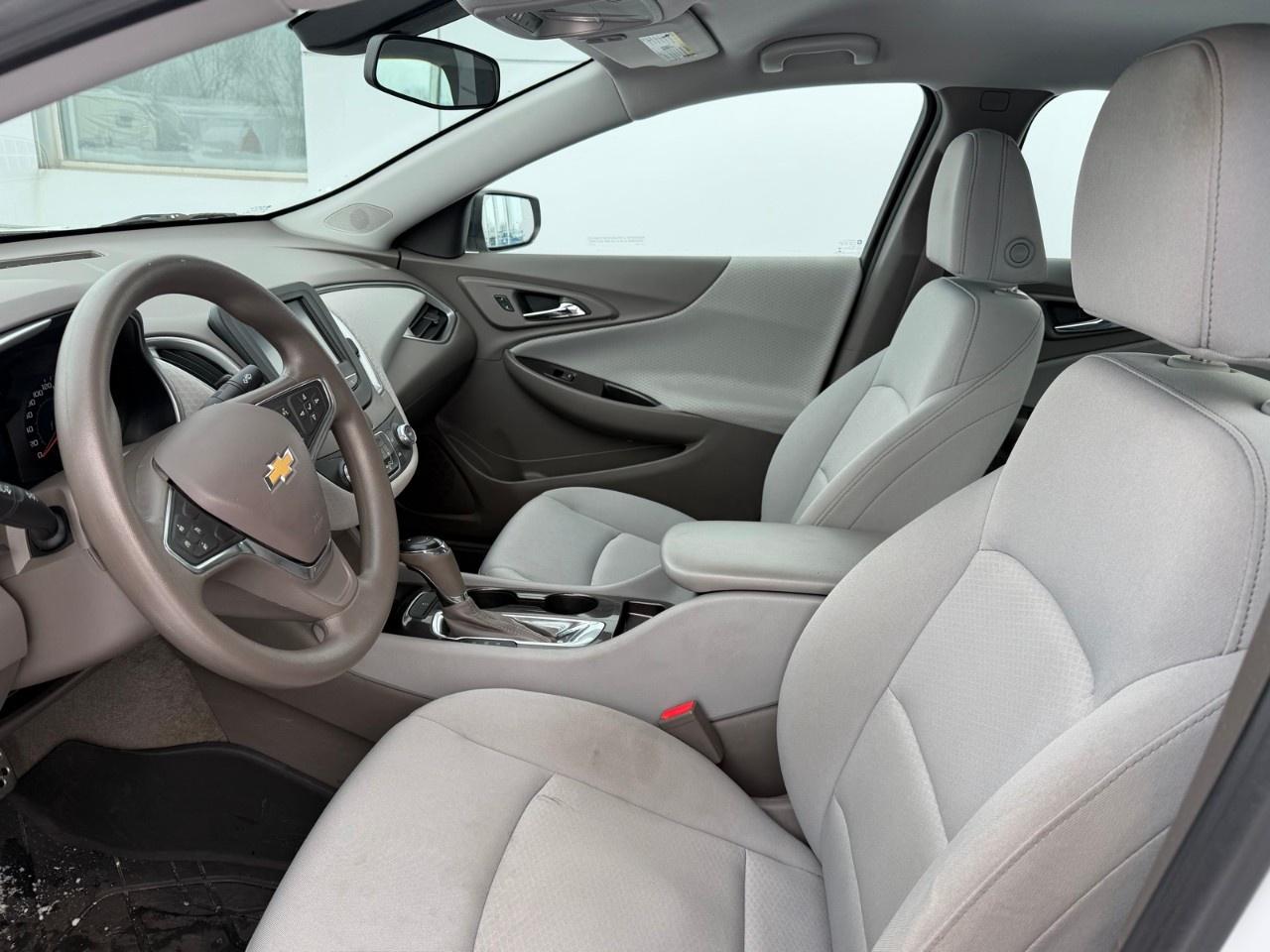 2016 Chevrolet Malibu 4dr Sdn LS w/1LS Photo