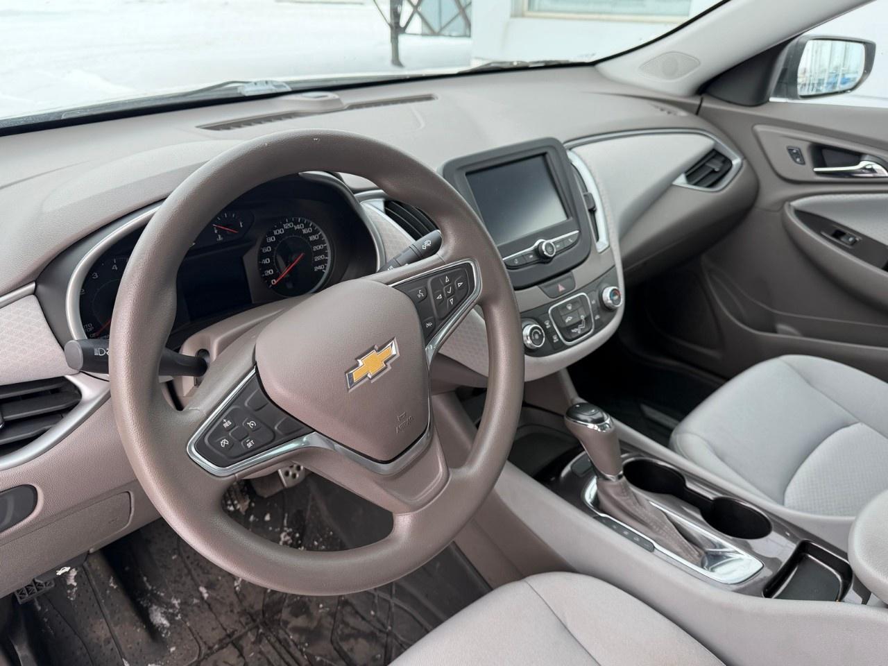 2016 Chevrolet Malibu 4dr Sdn LS w/1LS Photo