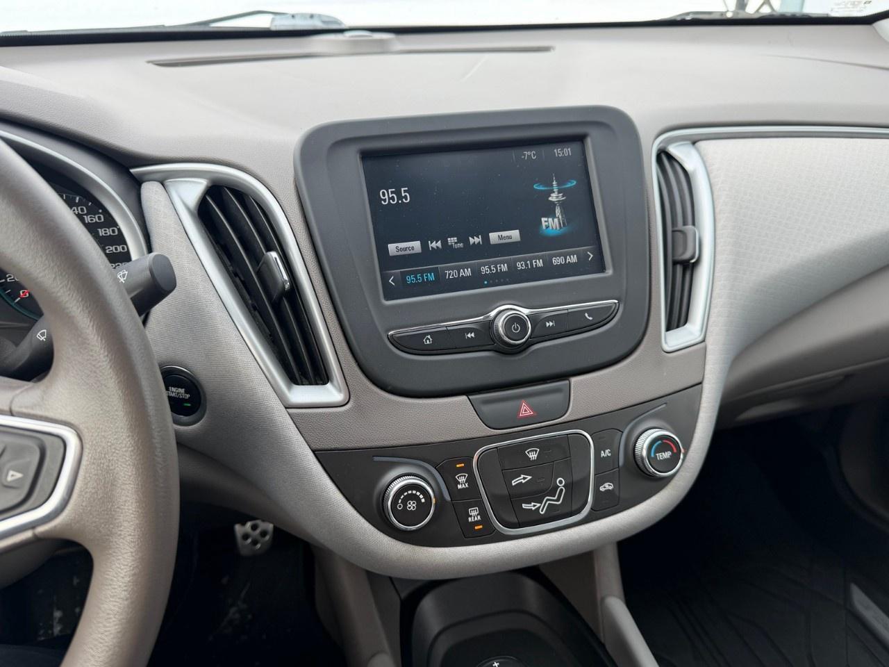 2016 Chevrolet Malibu 4dr Sdn LS w/1LS Photo