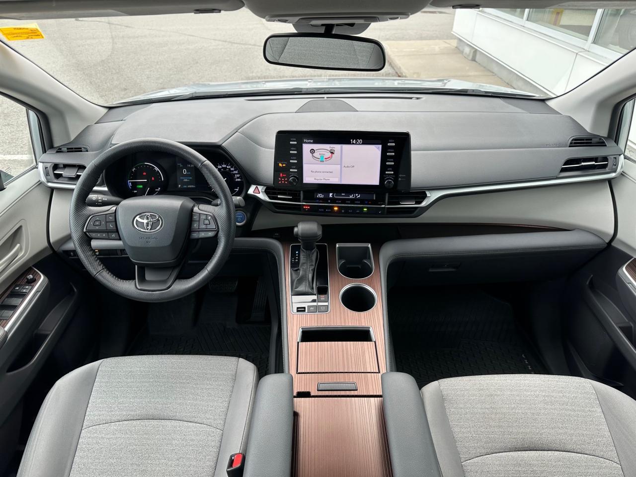 2022 Toyota Sienna LE 8-Passenger 4dr Front-Wheel Drive Passenger Van Photo