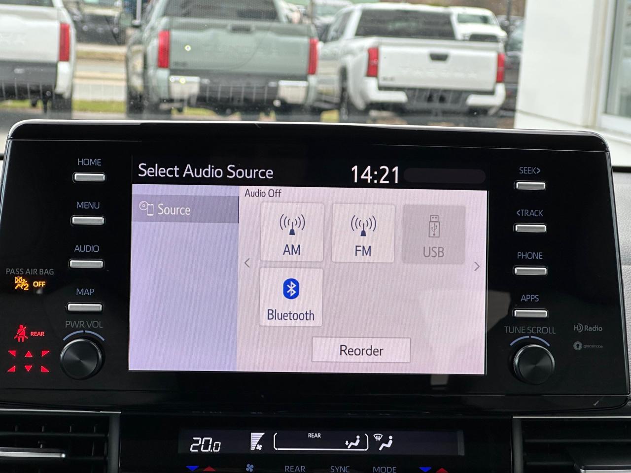 2022 Toyota Sienna LE 8-Passenger 4dr Front-Wheel Drive Passenger Van Photo