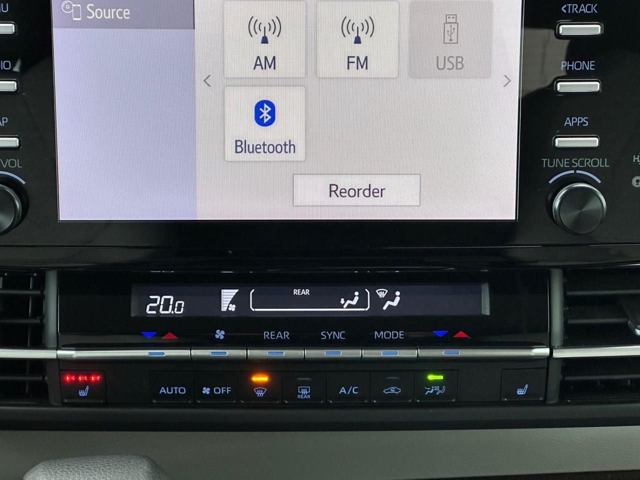 2022 Toyota Sienna LE 8-Passenger 4dr Front-Wheel Drive Passenger Van Photo