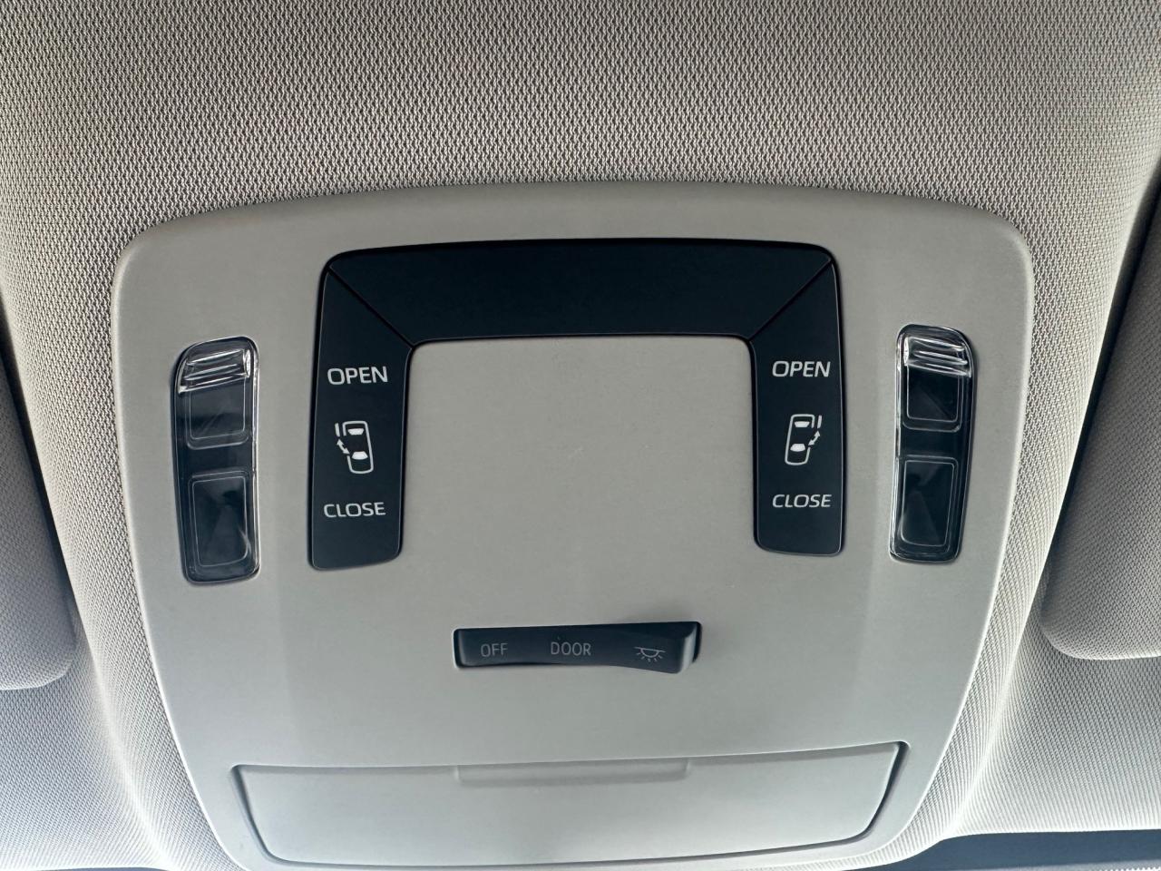 2022 Toyota Sienna LE 8-Passenger 4dr Front-Wheel Drive Passenger Van Photo