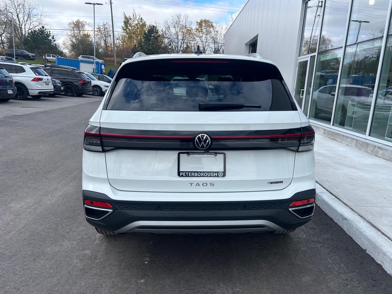 2026 Volkswagen Taos Comfortline 4dr All-Wheel Drive 4MOTION Photo3