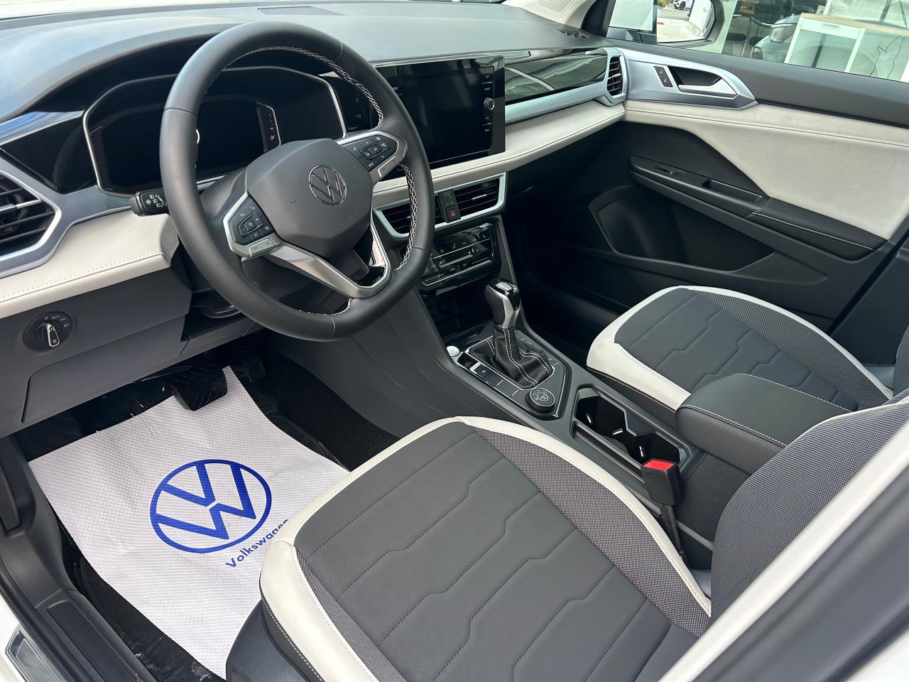 2026 Volkswagen Taos Comfortline 4dr All-Wheel Drive 4MOTION Photo