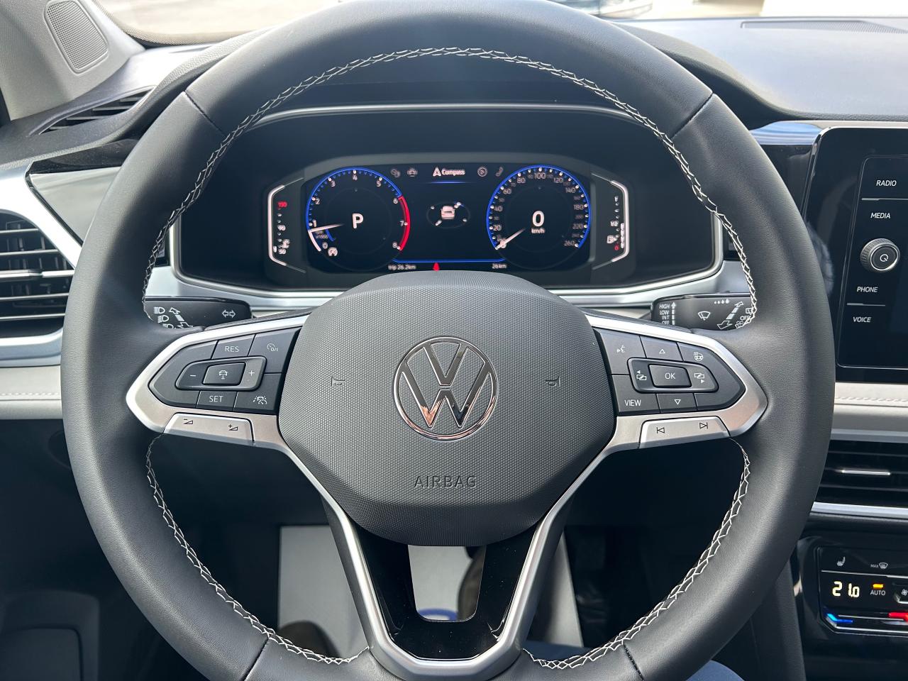 2026 Volkswagen Taos Comfortline 4dr All-Wheel Drive 4MOTION Photo