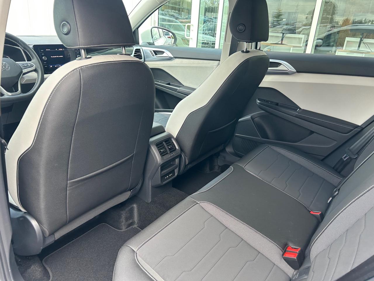 2026 Volkswagen Taos Comfortline 4dr All-Wheel Drive 4MOTION Photo