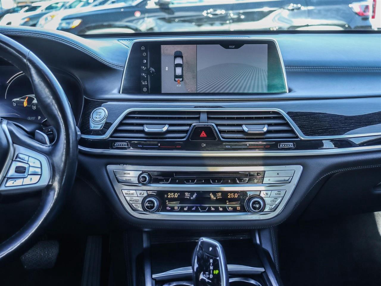 2016 BMW 750 i xDrive 4dr All-wheel Drive Sedan Photo