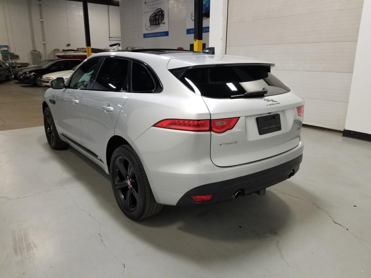 2020 Jaguar F-PACE 30t R-Sport All-Wheel Drive Sport Utility Photo4