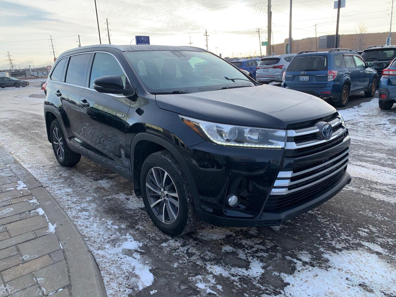 2019 Toyota Highlander Hybrid XLE 4dr All-Wheel Drive Photo