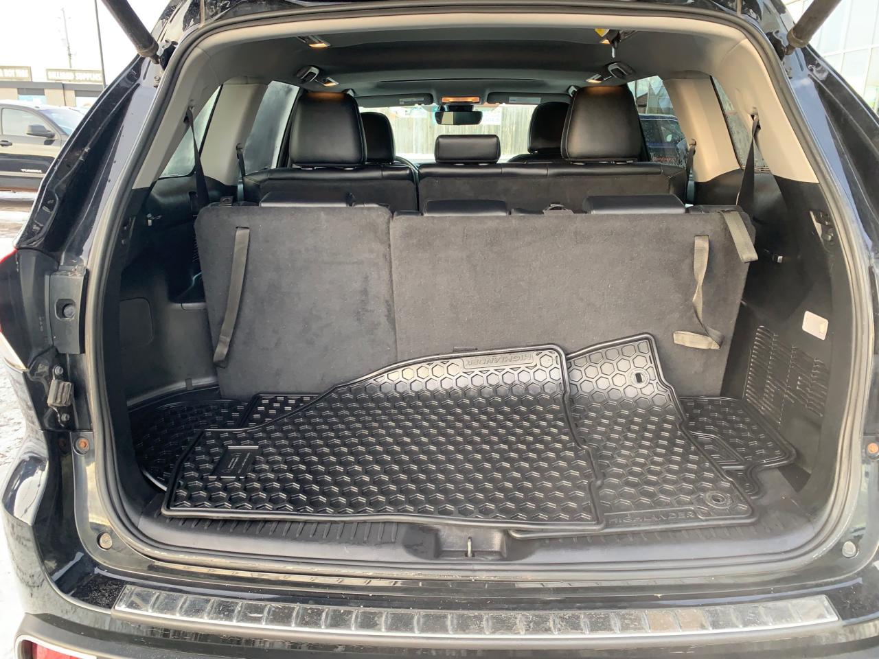 2019 Toyota Highlander Hybrid XLE 4dr All-Wheel Drive Photo