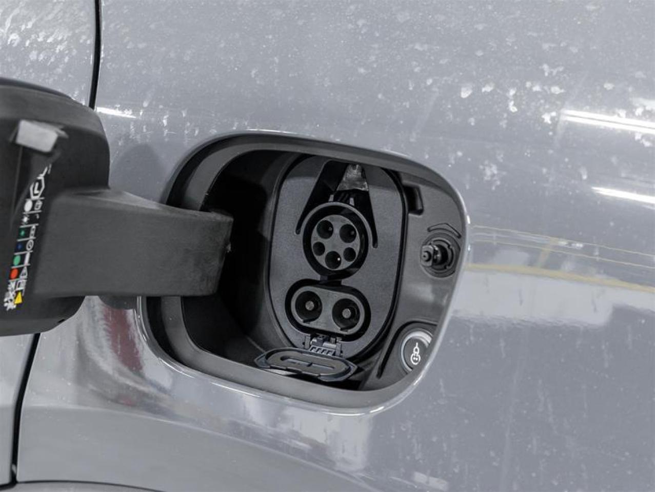 2025 Porsche Macan  Photo