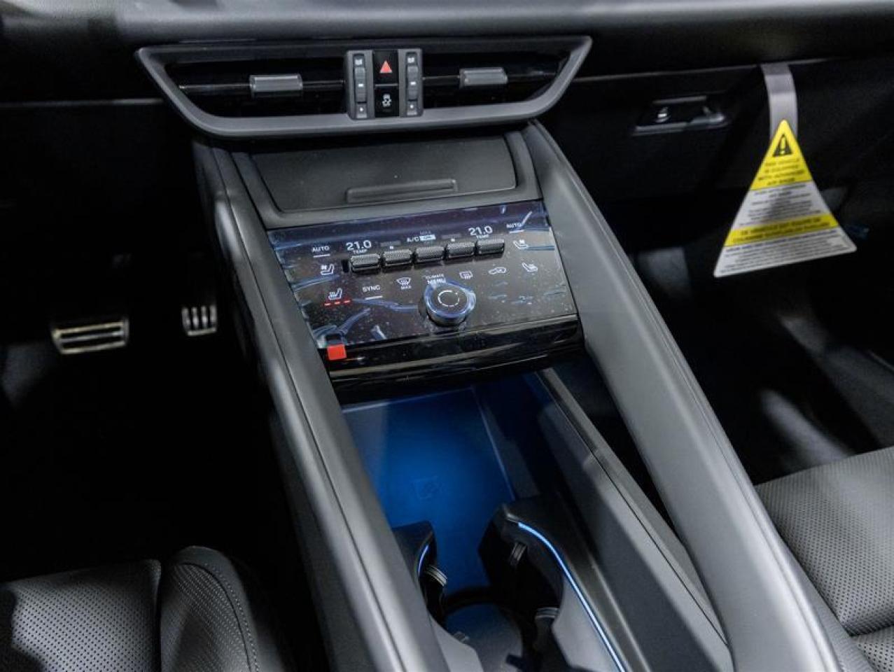 2025 Porsche Macan  Photo