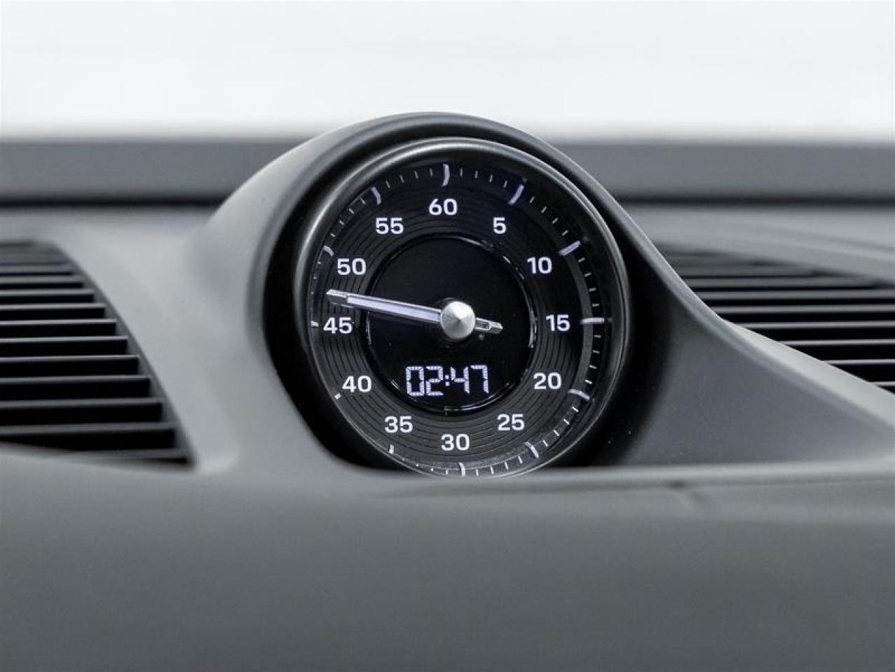 2025 Porsche Macan  Photo