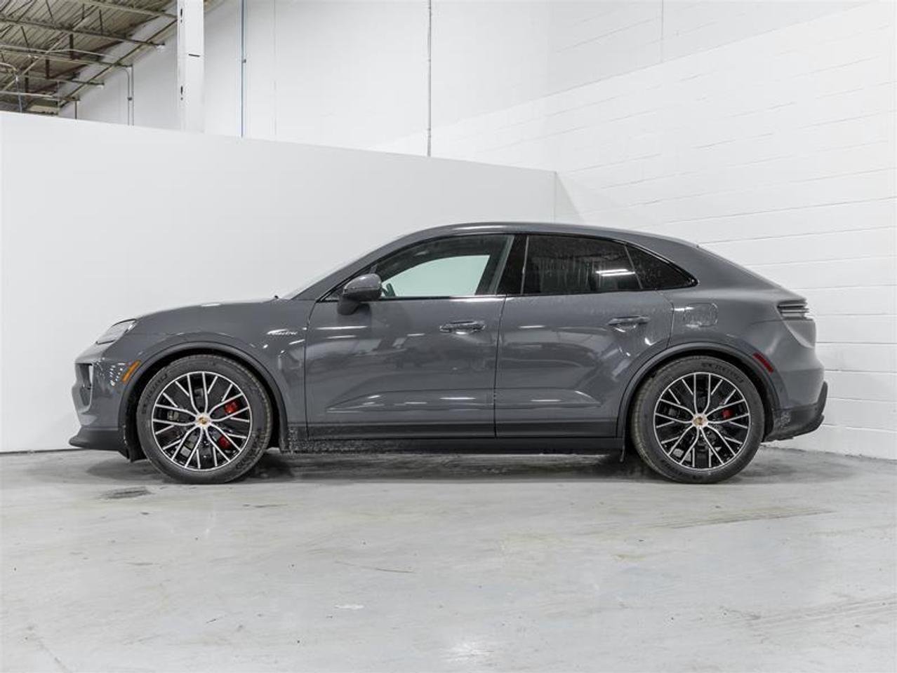 2025 Porsche Macan  Photo