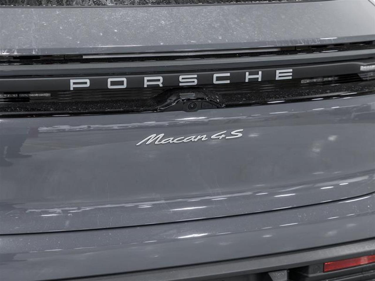 2025 Porsche Macan  Photo
