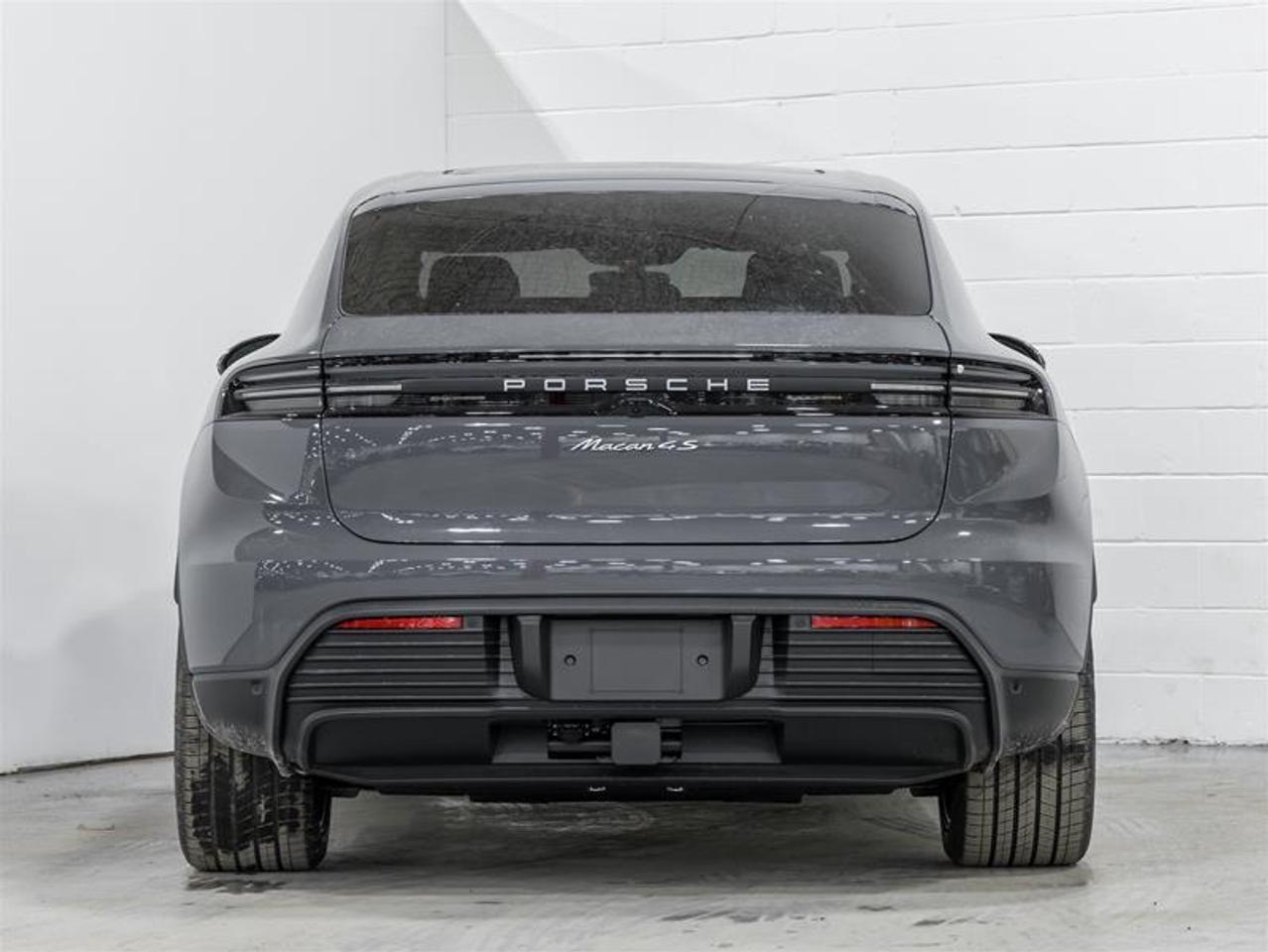 2025 Porsche Macan  Photo