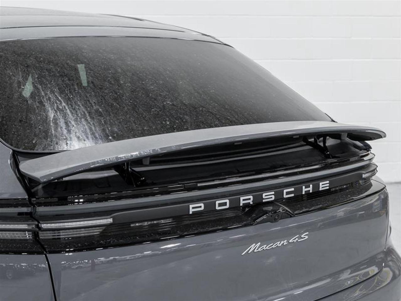 2025 Porsche Macan  Photo