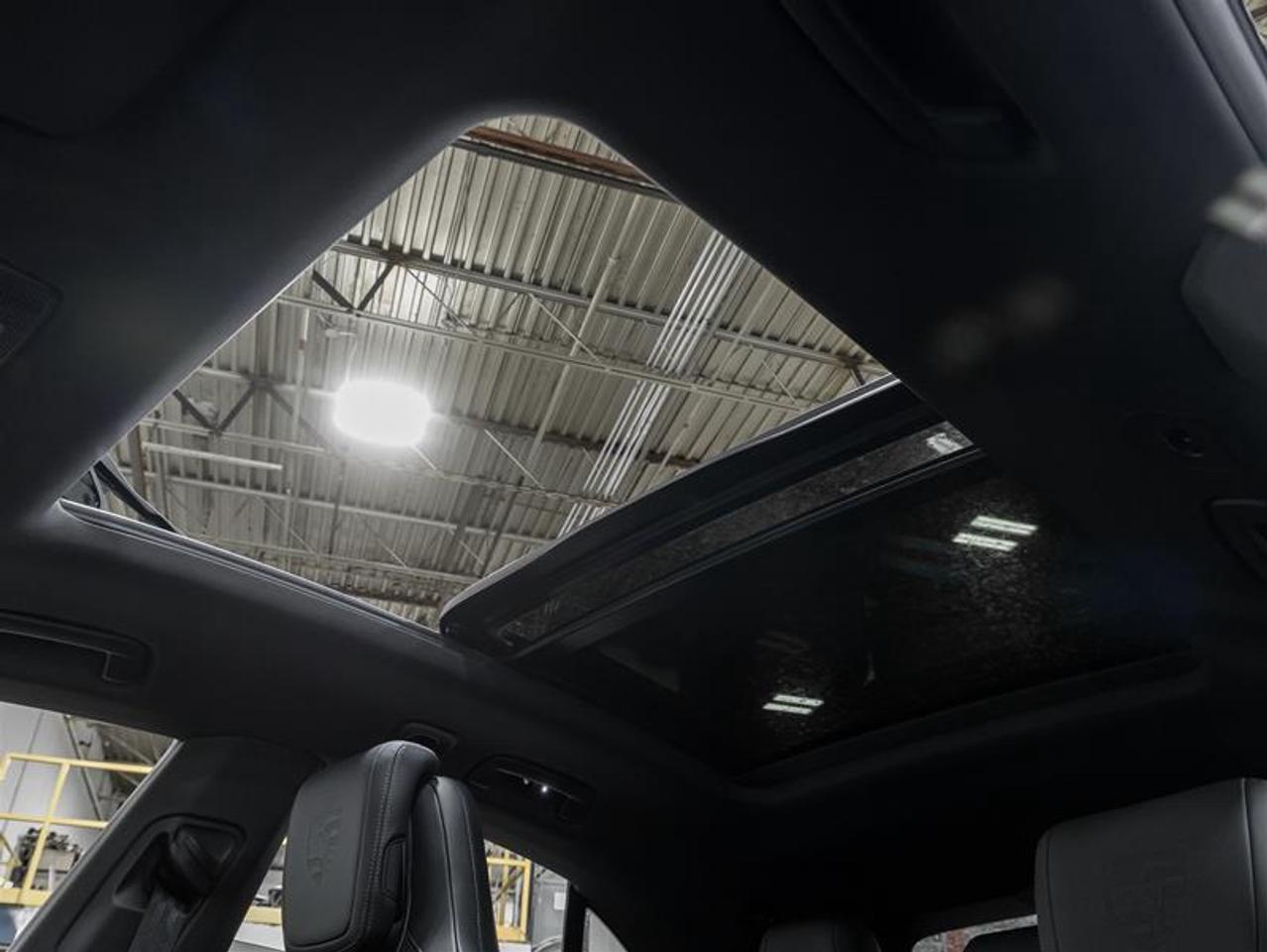 2025 Porsche Macan  Photo