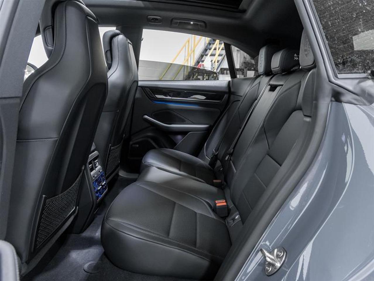 2025 Porsche Macan  Photo