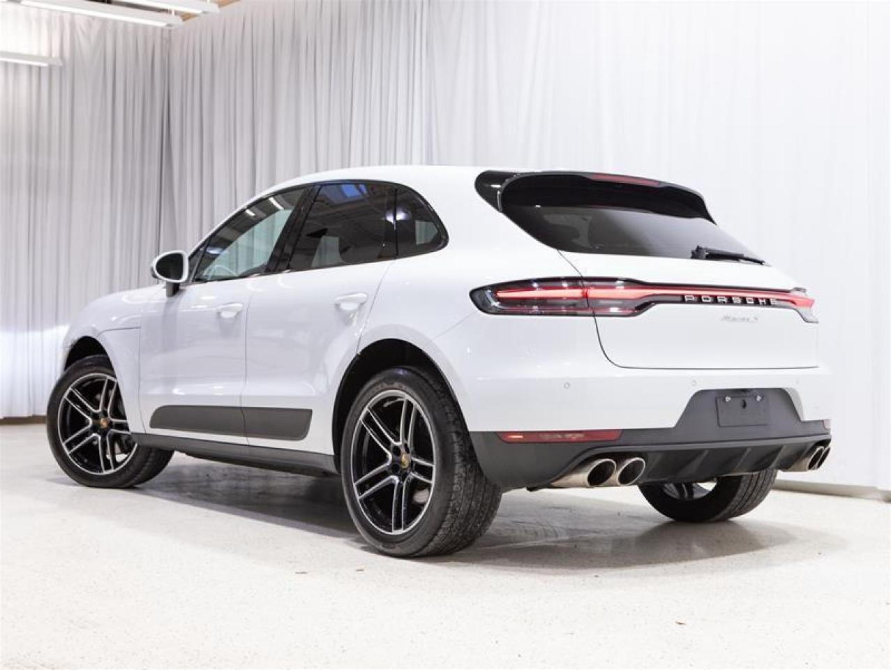 2021 Porsche Macan S Photo2