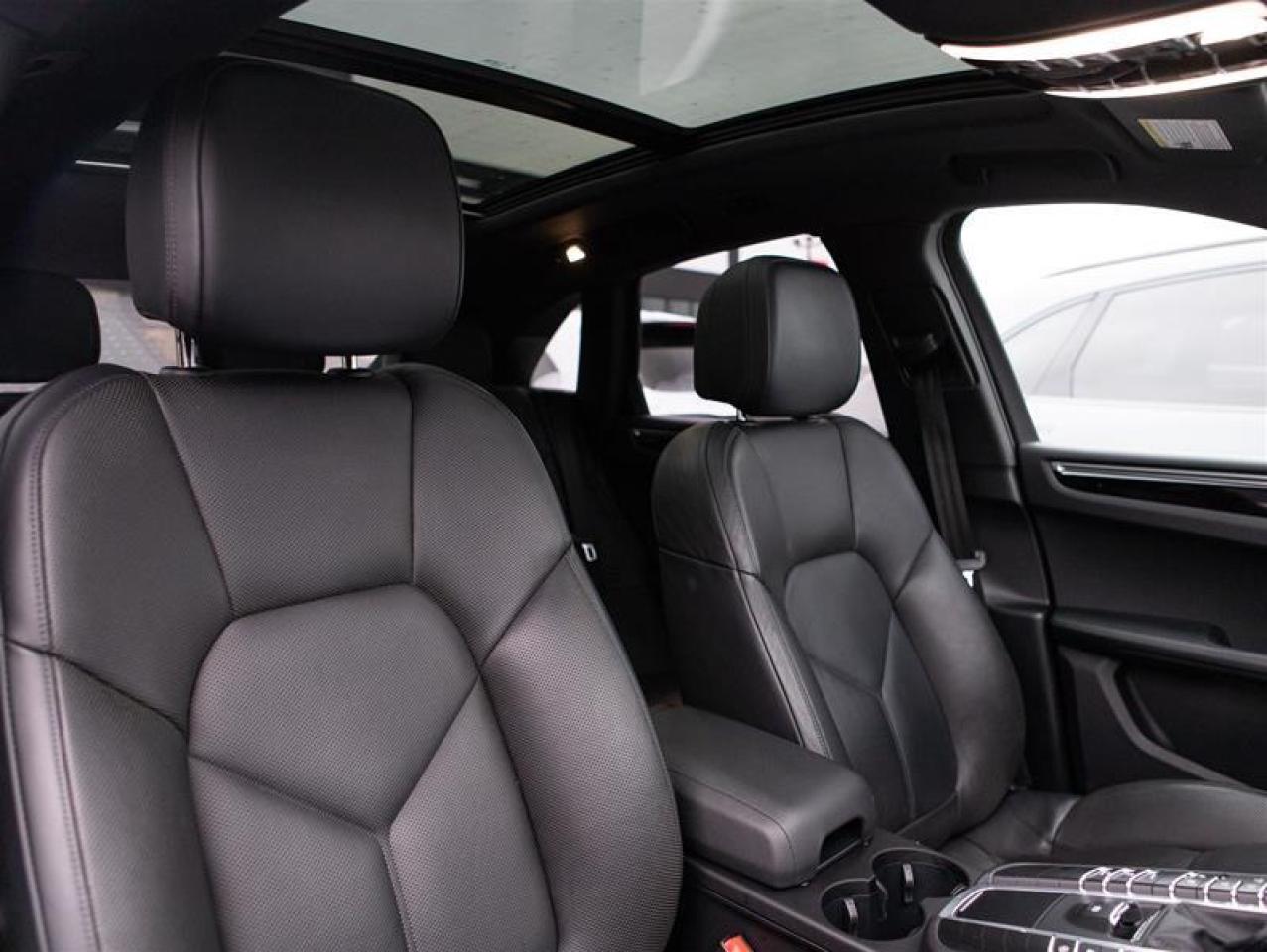 2021 Porsche Macan S Photo