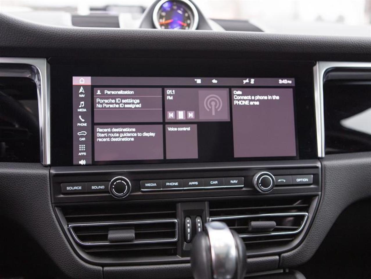 2021 Porsche Macan S Photo