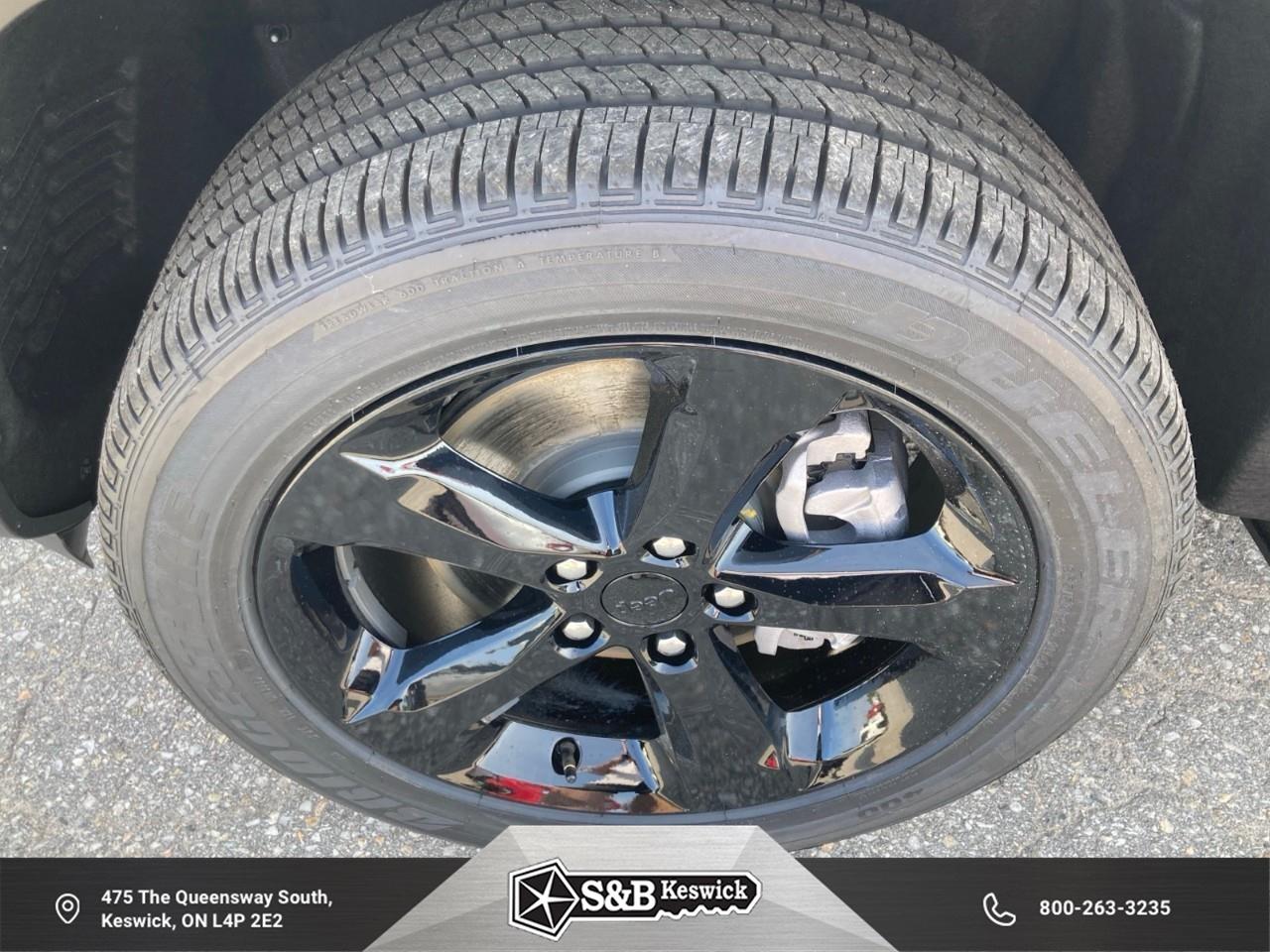 2025 Jeep Grand Cherokee L Laredo 4dr 4x4 Photo