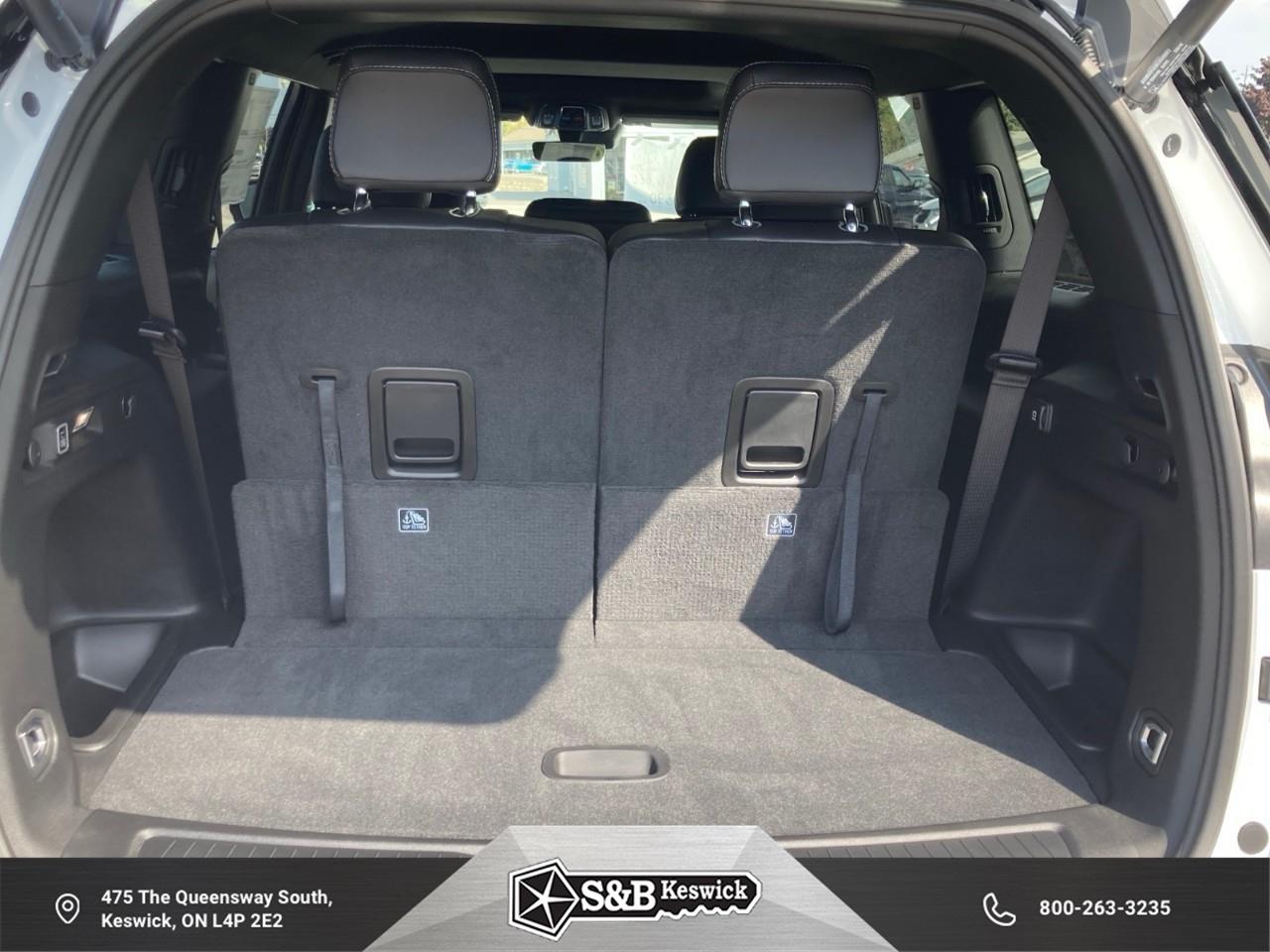 2025 Jeep Grand Cherokee L Laredo 4dr 4x4 Photo