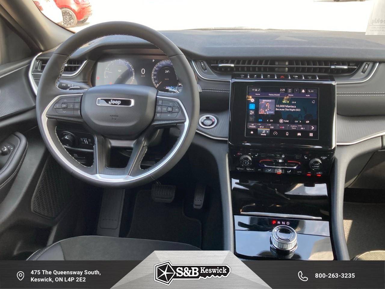 2025 Jeep Grand Cherokee L Laredo 4dr 4x4 Photo