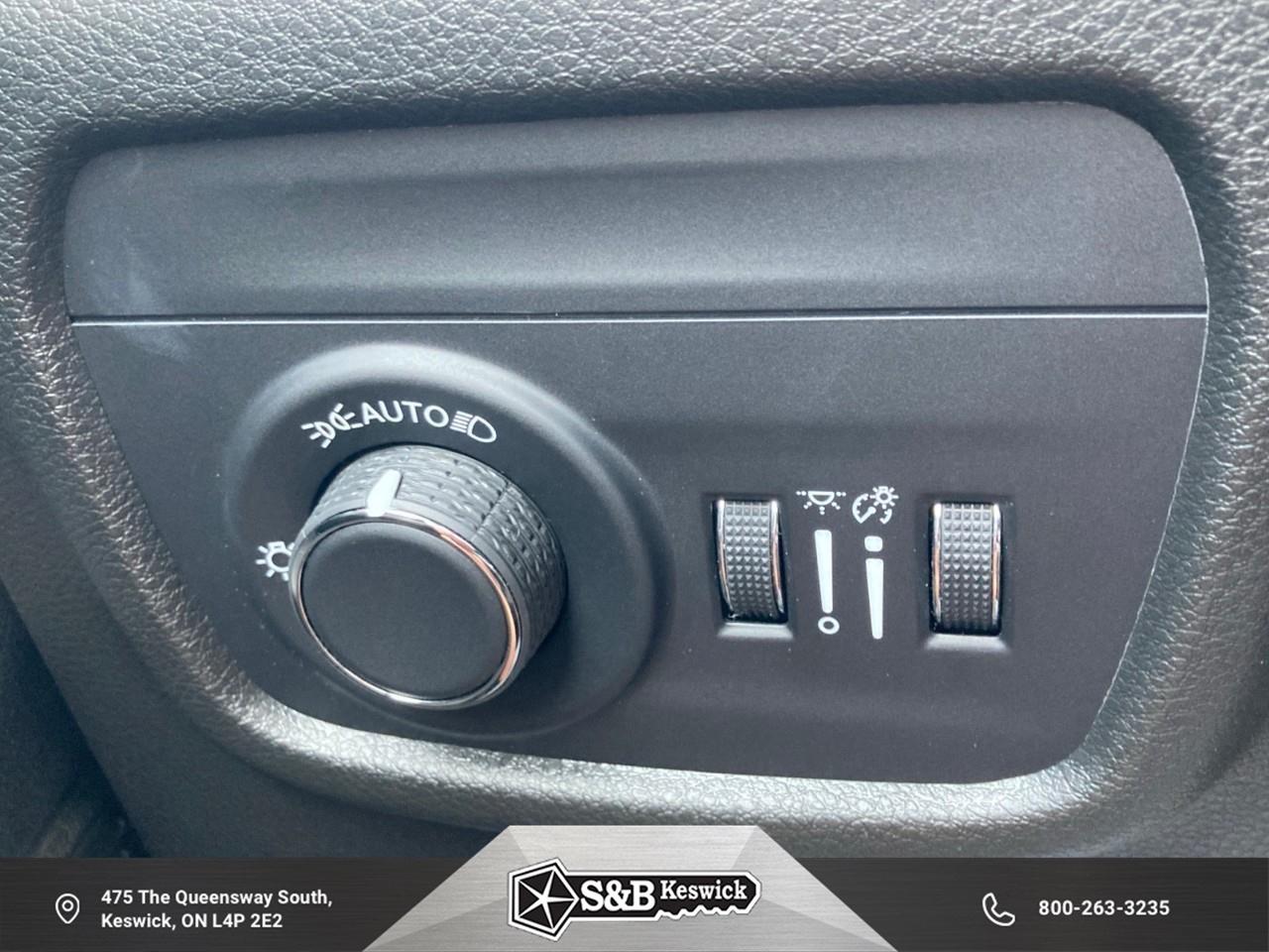 2025 Jeep Grand Cherokee L Laredo 4dr 4x4 Photo