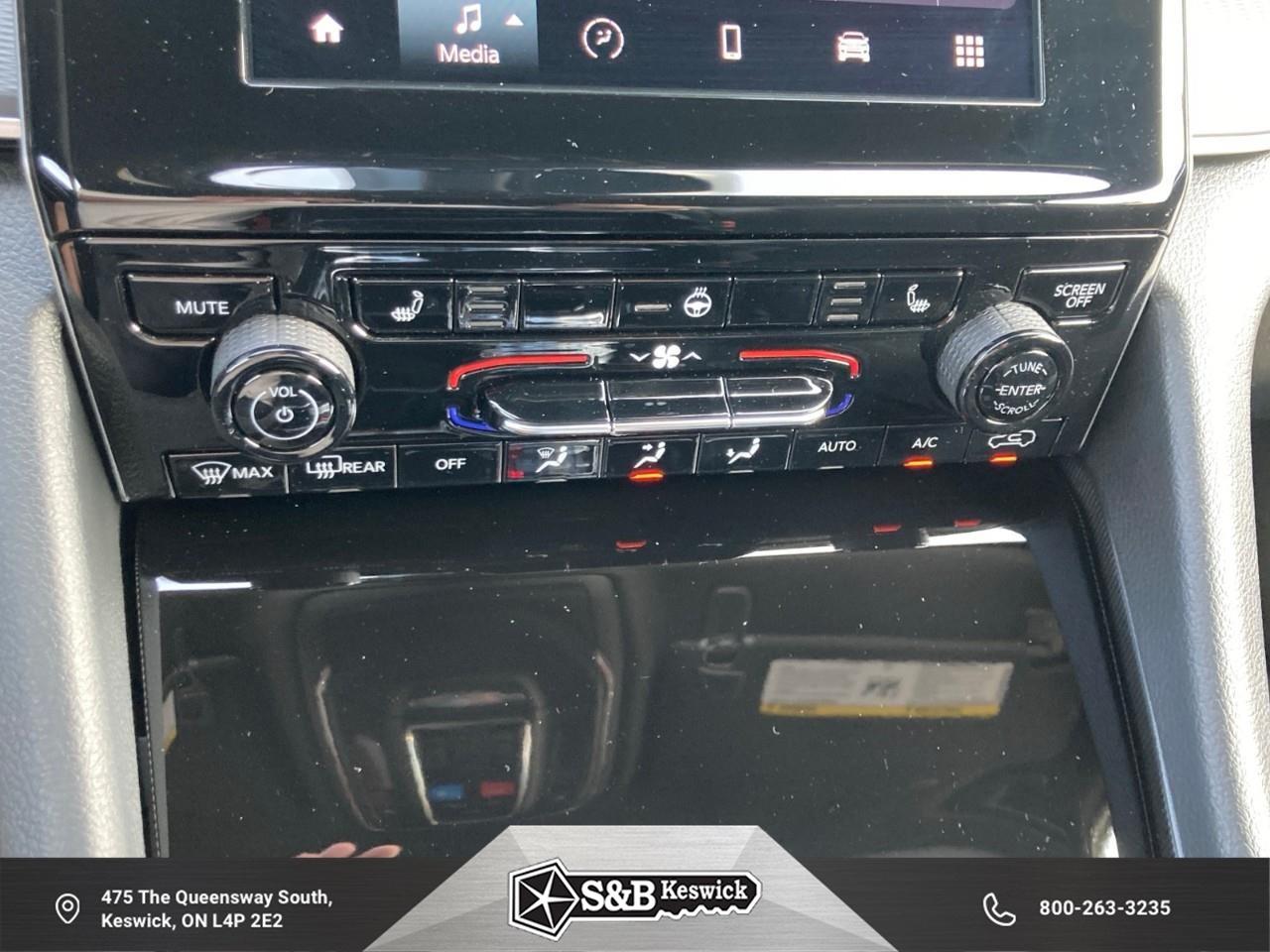 2025 Jeep Grand Cherokee L Laredo 4dr 4x4 Photo