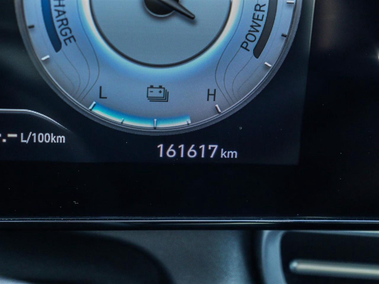 2023 Hyundai Elantra HEV Luxury 4dr Sedan Photo