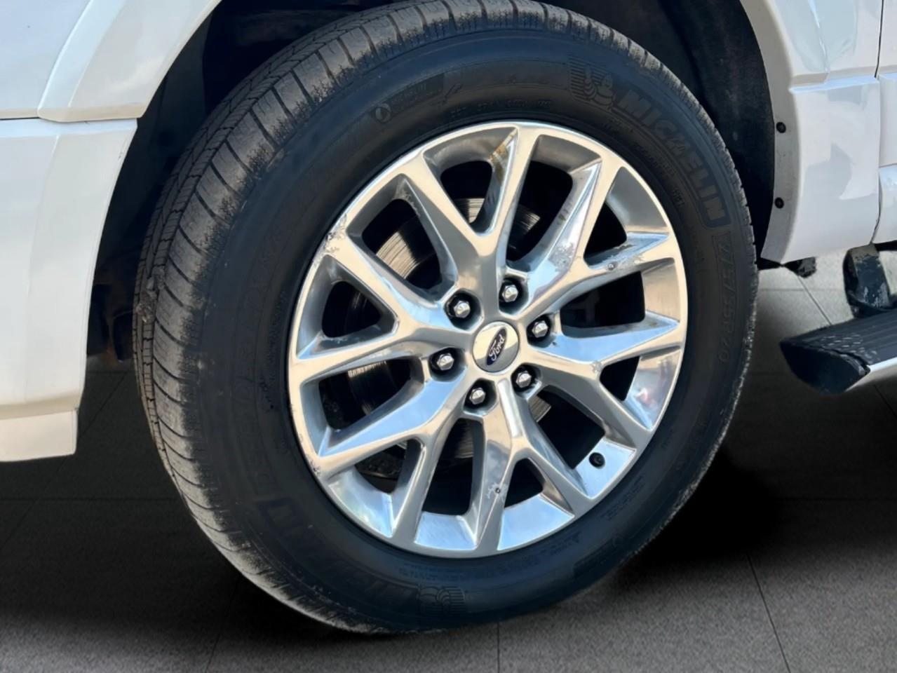 2017 Ford Expedition Max Limited 4dr 4x4 Photo