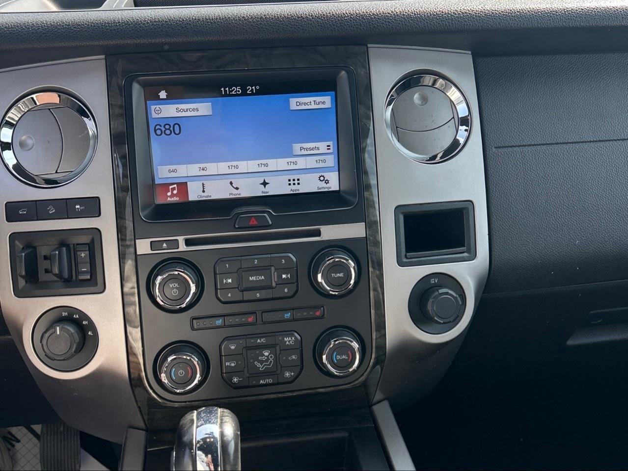 2017 Ford Expedition Max Limited 4dr 4x4 Photo