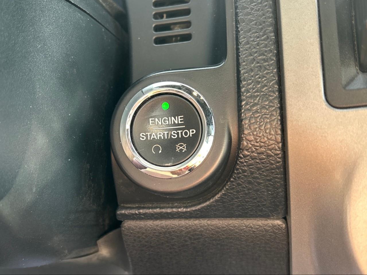 2017 Ford Expedition Max Limited 4dr 4x4 Photo